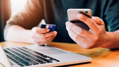 Поліція припинила діяльність шахрайського «кол-центру»