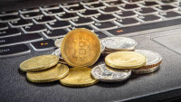 Обсяг торгівлі криптовалютами впав на 63%