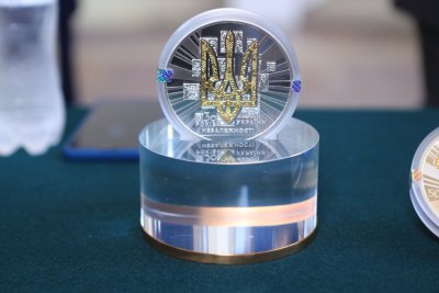 НБУ випускає золоту та срібні монети до Дня Незалежності