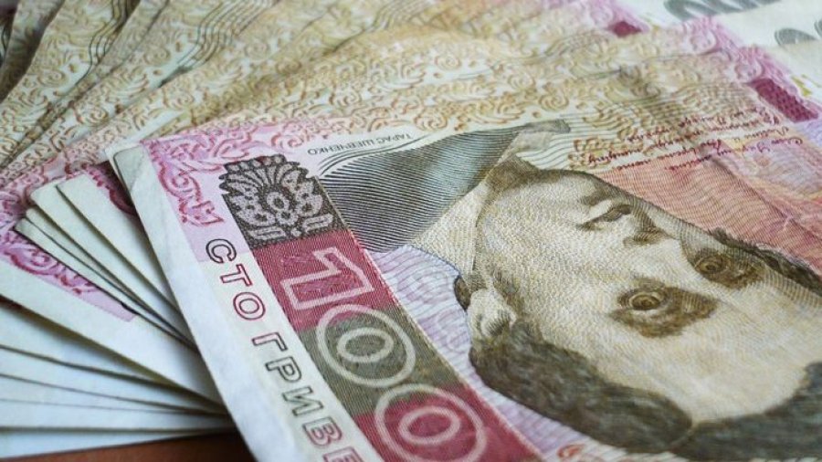 Українці стали зберігати більше коштів у гривні