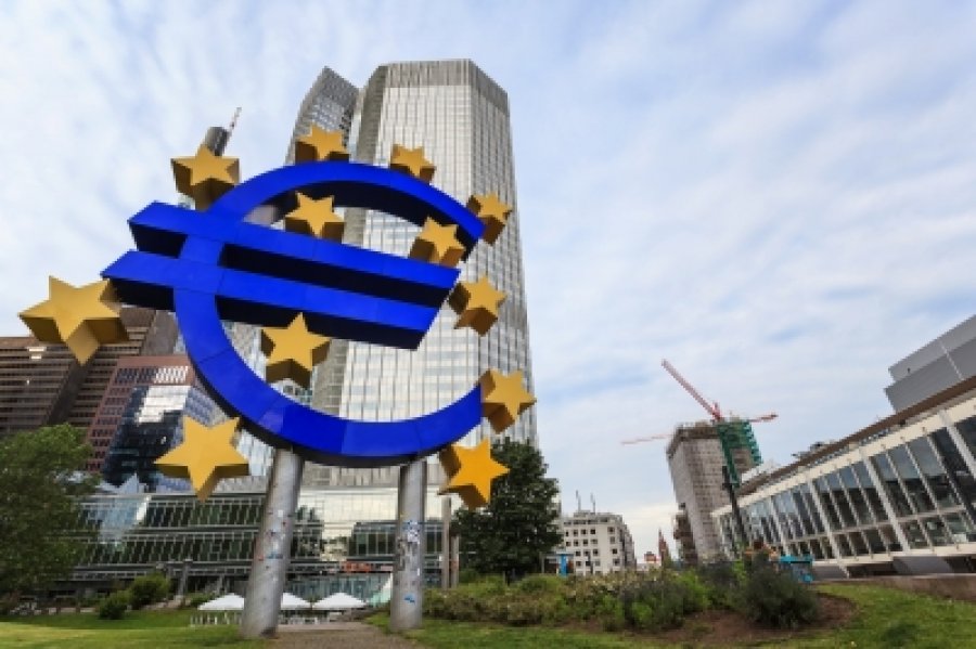 Курс евро преодолел отметку 35 грн