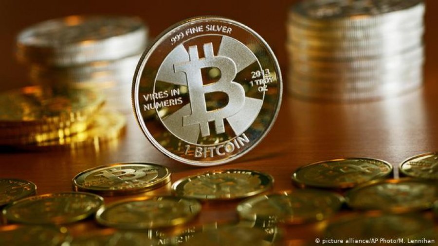 Ціна біткоїна знову піднялася до $23 тис.