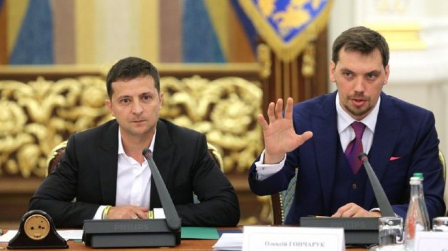 Зеленский сказал, кому будут продавать землю, а Гончарук назвал дату начала продажи