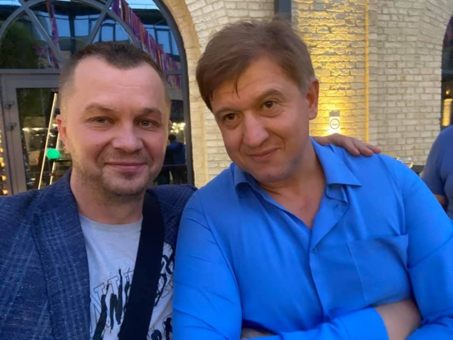 Олександр Данилюк (на фото справа) разом із головою комісії по відбору директора БЕБ Тимофієм Миловановим (зліва)