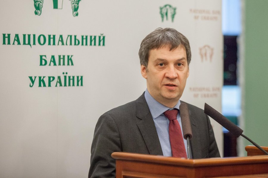 НБУ объяснил причины подорожания доллара свыше 27 грн