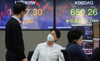 Найбільші біржі від Азії до США завершили тиждень падінням