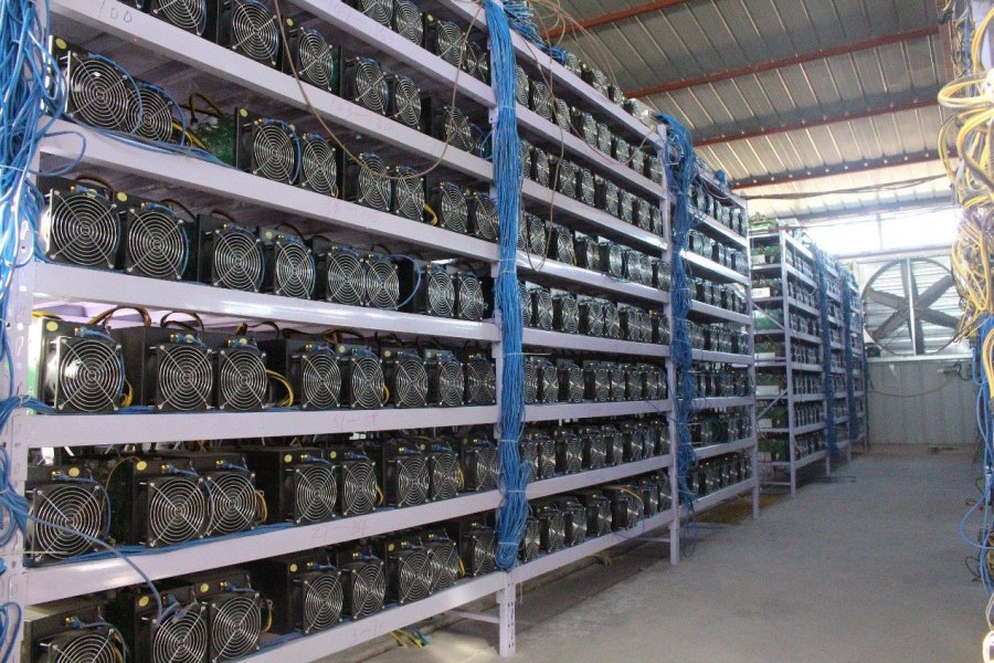 В Киеве обнаружили подпольную фабрику Bitcoin