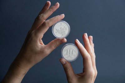 Сержанти ЗСУ отримали пам’ятну медаль від НБУ