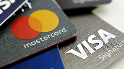 Visa обійшла Mastercard за кількістю карток в обігу в Україні