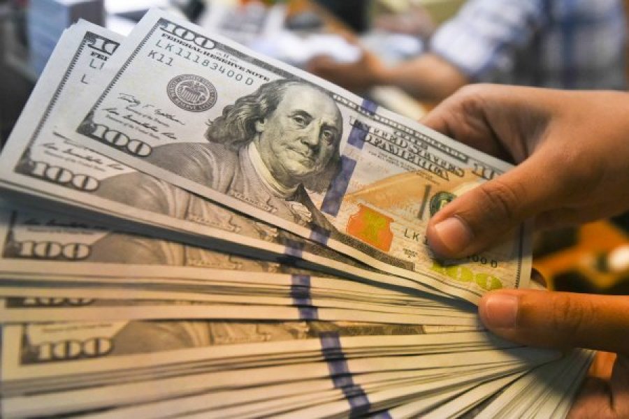 У НБУ пояснили різке зростання попиту на валюту