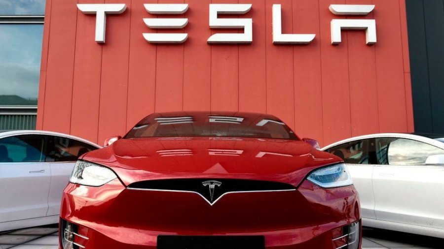 Ілон Маск розпродав акцій Tesla на $7 млрд