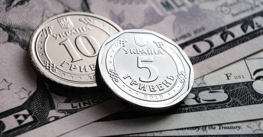 Економіка України через війну скоротилася на 35%