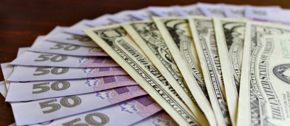 НБУ скоротив продаж валюти на міжбанку до $576 млн