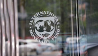 МВФ знову відклав вимоги щодо оподаткування посилок в Україну