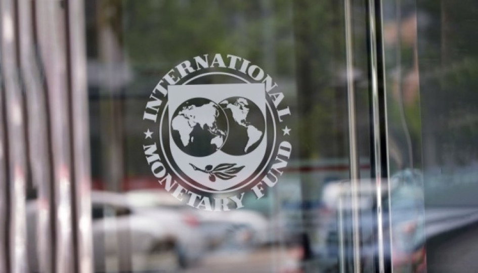 МВФ знову відклав вимоги щодо оподаткування посилок в Україну