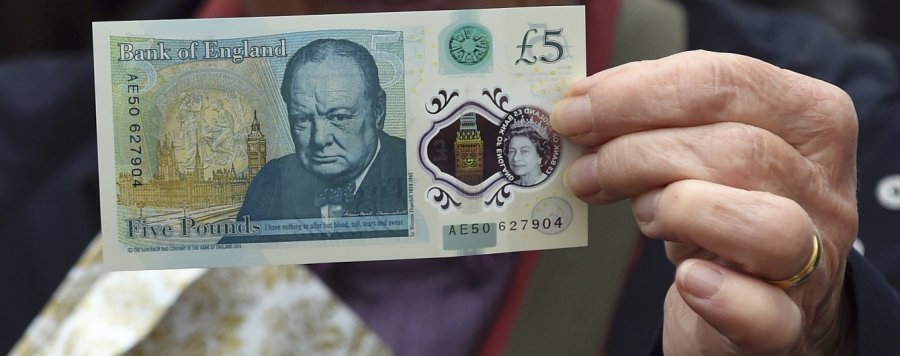 В Британии представили новую пластиковую купюру