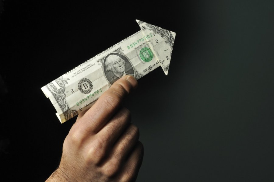 Доллар подешевел до 26,93 грн/$