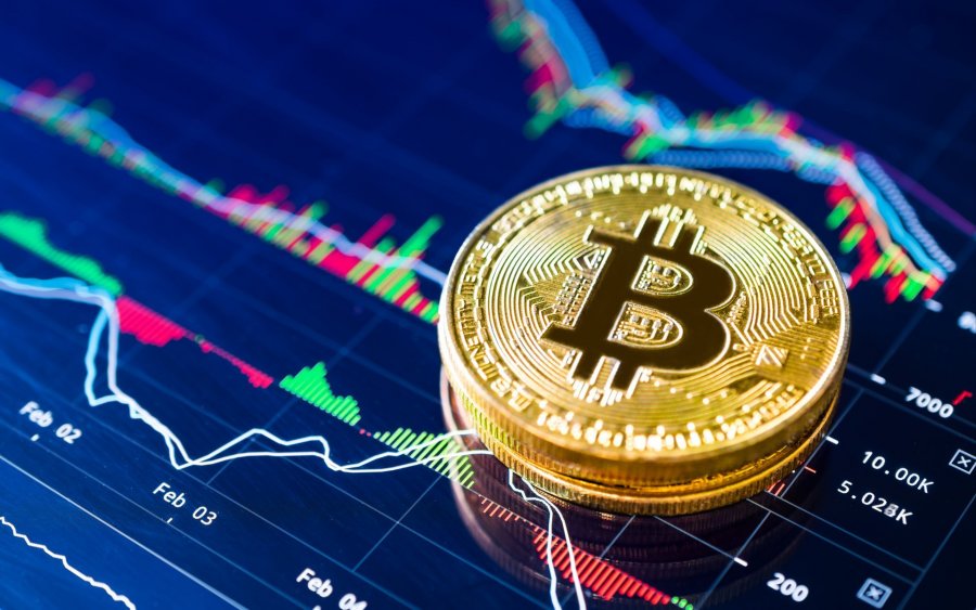 Bitcon пробил планку $10000 и стремительно дорожает
